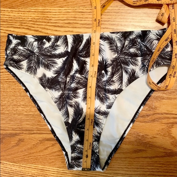 Leaf Print Bikini Set - Picture 6 of 6